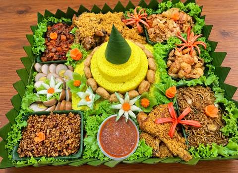 Tumpeng Nasi Kuning for 20 Pax