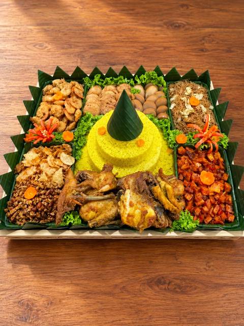Tumpeng Nasi Kuning for 15 Pax
