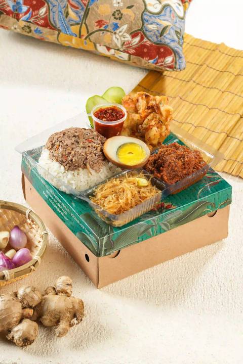 Mlinjo Classic Box Rendang dengan Telur
