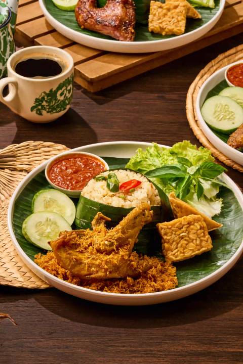 Nasi Liwet Ayam Goreng